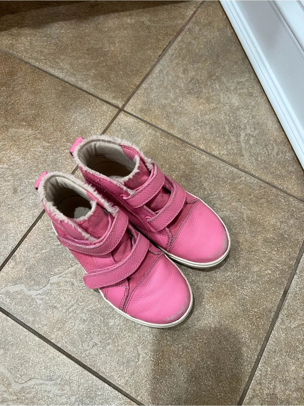 UGG easy off